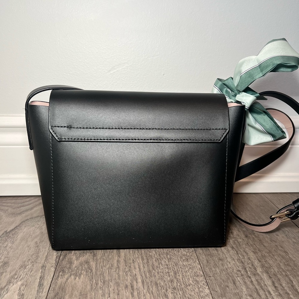 ♠️ kate Spade Black Leather Crossbody - Picture 4 of 7